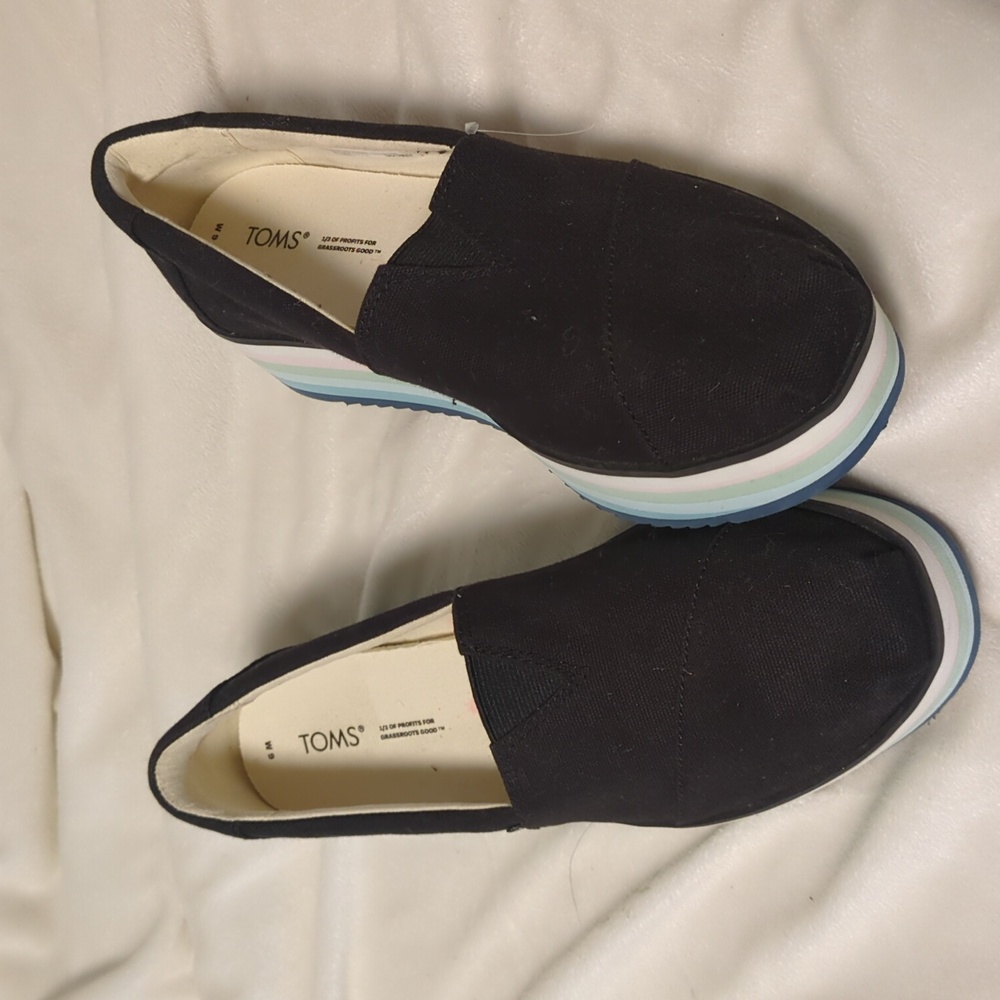 TOMS Alp Platform Sneakers NWOT 9 Black Canvas Pastel Rainbow Comfort Eco